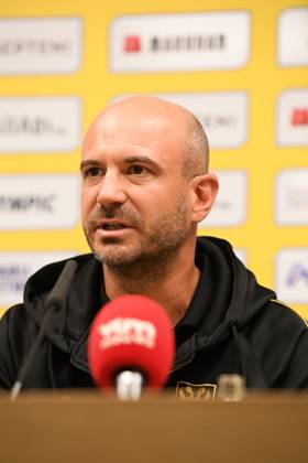 STVV s head coach Frederic De Meyer pictured during a press conference, PK, Pressekonferenz of Belgian soccer team Sint-Truidense V.V., Wednesday 19 August 2026 in Sint-Truiden, in preparations of the first leg of the play-off round for the UEFA Europa League league phase, against Cypriot team AC Omonoia Nicosia. JILLxDELSAUX x183765085x