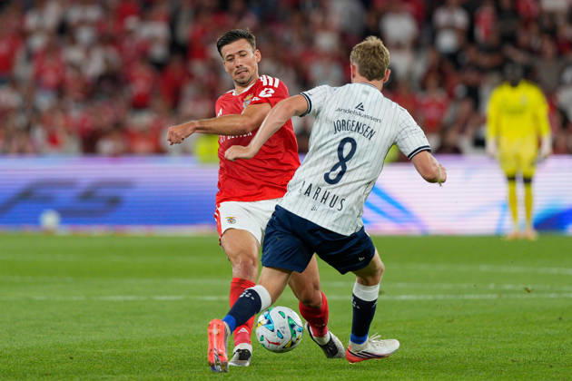 August 20, 2026, Lisbon, Portugal: Clement Lenglet of SL Benfica (L) and Sebastian Jorgensen of AGF Aarhus (R) in action during the UEFA Europa League Play-Offs 1st leg football match between SL Benfica and Aarhus GF at Estadio da Luz. Final score: SL Benfica 3:1 AGF Aarhus Lisbon Portugal - ZUMAs197 20260820_aaa_s197_385 Copyright: xBrunoxdexCarvalhox