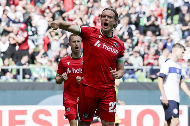 Stefan Teitur Thordarson of Hannover 96 celebrates his goal to make it 0–1 during the DFB Cup match between SV Hemelingen and Hannover 96 at Weserstadion on August 22, 2026, in Bremen, Germany. Photo by Marco Steinbrenner, DeFodi Images. Stefan Teitur Thordarson of Hannover 96 celebrates after scoring his team’s first goal during the DFB Cup match between SV Hemelingen and Hannover 96 at Weserstadion on August 22, 2026 in Bremen, Germany Photo by Marco Steinbrenner, DeFodi Images Photo by Marco Steinbrenner, DeFodi Images