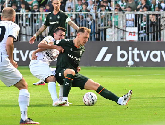 August 22, 2026, German Soccer, Men, DFB Cup, 1st Round, 2026–2027 Season, Hamburg, Lüneburger SK vs. Werder Bremen Senne Lynen Werder 14 tries to prevail against Leon Perera Lüneburg 12. DFB and DFL regulations prohibit any use of photographs as image sequences and or quasi-video. Hamburg Millerntorstadion, Hamburg, Germany Copyright: xnordphotoxGmbH xWitkex