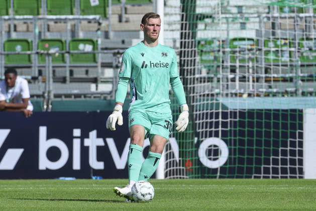 Goalkeeper Leo Weinkauf of Hannover 96 controls the ball during the DFB Cup match between SV Hemelingen and Hannover 96 at Weserstadion on August 22, 2026, in Bremen, Germany Photo by Marco Steinbrenner DeFodi Images Goalkeeper Leo Weinkauf of Hannover 96 controls the ball during the DFB Cup match between SV Hemelingen and Hannover 96 at Weserstadion on August 22, 2026 in Bremen, Germany Photo by Marco Steinbrenner DeFodi Images Photo by Marco Steinbrenner DeFodi Images