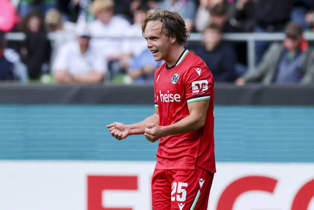 Lars Gindorf of Hannover 96 celebrates his goal to make the score 0–7 during the DFB Cup match between SV Hemelingen and Hannover 96 at Weserstadion on August 22, 2026, in Bremen, Germany Photo by Marco Steinbrenner, DeFodi Images Lars Gindorf of Hannover 96 celebrates after scoring his team’s seventh goal during the DFB Cup match between SV Hemelingen and Hannover 96 at Weserstadion on August 22, 2026 in Bremen, Germany. Photo by Marco Steinbrenner, DeFodi Images. Photo by Marco Steinbrenner, DeFodi Images.