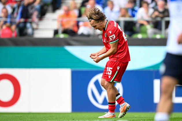 DFB Cup 26-27: SV Hemelingen vs. Hannover 96 on August 22, 2026, at the Weserstadion in Bremen—cheers, goal celebrations, goal scorers, goal scorer Lars Gindorf; Hannover celebrates after his goal to make it 0-7 MT