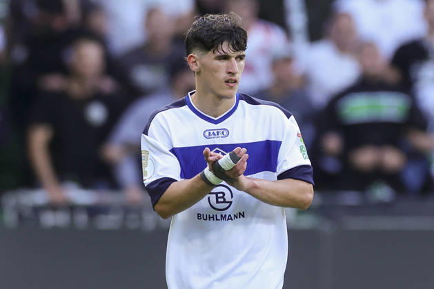 Ledjon Fikaj of SV Hemelingen celebrates during the DFB Cup match between SV Hemelingen and Hannover 96 at Weserstadion on August 22, 2026, in Bremen, Germany. Photo by Marco Steinbrenner, DeFodi Images. Ledjon Fikaj of SV Hemelingen cheers during the DFB Cup match between SV Hemelingen and Hannover 96 at Weserstadion on August 22, 2026 in Bremen, Germany. Photo by Marco Steinbrenner, DeFodi Images. Photo by Marco Steinbrenner, DeFodi Images.