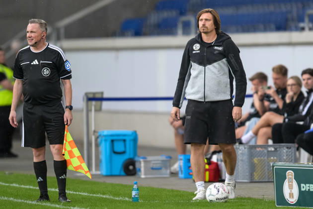 Soccer, DFB Cup, 20260822, MSV Duisburg vs. SV 07 Elversberg. Pictured: Elversberg coach Vincent WAGNER at the Schauinsland Reisen Arena in Duisburg, North Rhine-Westphalia, Germany Copyright: Passion2Press MarkusxFischerx
