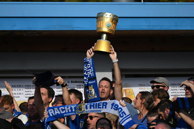 August 22, 2026, xjhx, Soccer, DFB Cup First Round, Eintracht Trier vs. RB Leipzig, fans, spectators, ultras, Eintracht Trier with the cup, Trier