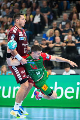 Munich HBL Super Cup 2026: SC Magdeburg vs. Füchse Berlin—Mijajlo Marsenic (Berlin) and Elvar Oern Jonsson (SC Magdeburg) go head-to-head at the SAP Garden in Munich, Bavaria, Germany