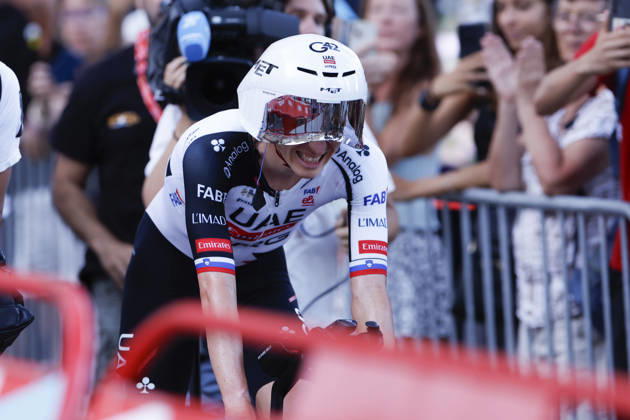 Slovene rider Tadej Pogacar (UAE Emirates) reacts after winning Tour of Spain s first stage, a 9.4 kilometers time trial in Monaco, 22 August 2026. First stage. Time trial in Monaco (9.4 km) !ACHTUNG: NUR REDAKTIONELLE NUTZUNG!  Copyright: xJavierxLizónx GRAF3297 20260822-55021203944_1
