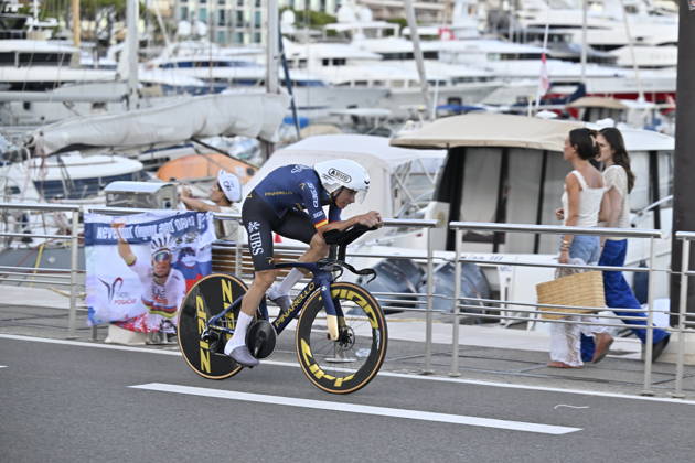 Start of the Vuelta a Espana in Monaco Cyclist Iván Romeo at the start of the Vuelta a Espana on August 22, 2026, in Monaco, France. The 2026 Vuelta a Espana begins today, August 22, in Monaco and ends on Sunday, September 13, in Granada. There will be 21 stages, covering 3,275 km and with more than 58,000 meters of cumulative elevation gain. For the first time, the final finish will not be in Madrid, but in the vicinity of the Alhambra. AUGUST 22, 2026 CYCLING TOUR ROYALTY CYCLING BIKES BICYCLES TIME TRIAL START FIRST STAGE MONACO TOUR CASINO Monaco France Monaco France Spain Copyright: xLaurentxCoustx xEuropaxPressx 7726441
