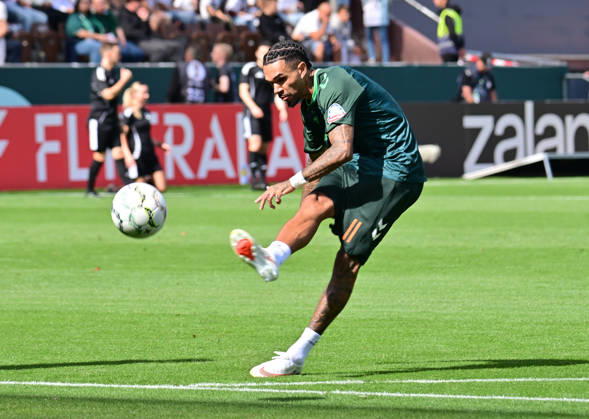 August 22, 2026, GER Soccer, Men, DFB Cup, 1st Round, 2026–2027 Season, Hamburg, Lüneburger SK vs. Werder Bremen, Justin Njinmah (Werder No. 11) warming up. DFB and DFL regulations prohibit any use of photographs as image sequences and or quasi-video. Hamburg Millerntorstadion, Hamburg, Germany Copyright: xnordphotoxGmbH xWitkex
