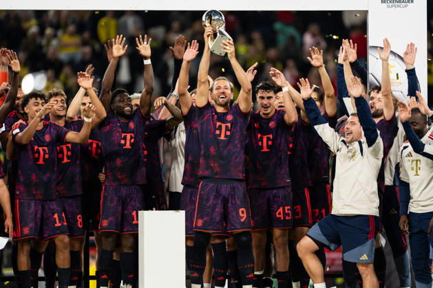 August 22, 2026, GER Germany, Soccer, 2026–2027 Season, Franz Beckenbauer Super Cup: Borussia Dortmund vs. FC Bayern Munich, Franz Beckenbauer Super Cup Winner 2026, FC Bayern Munich, Winner s Photo, Harry Kane of FC Bayern Munich, No. 9 holds up the trophy at Signal Iduna Park in Dortmund, North Rhine-Westphalia (NRW), Germany Copyright: xnordphotoxGmbHx xChristianxSchulzex