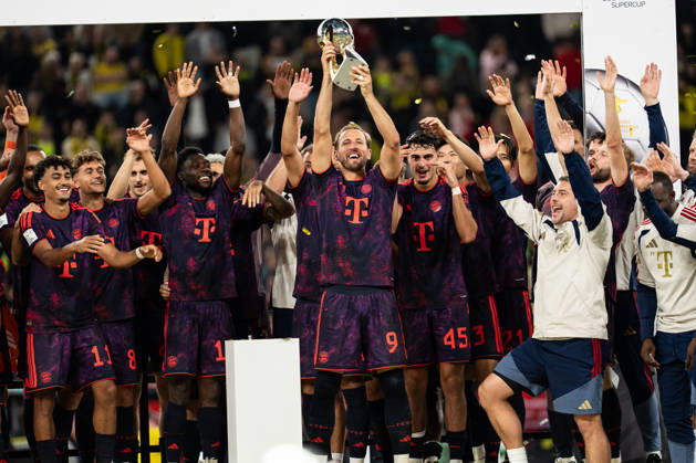 August 22, 2026, GER Germany, Soccer, 2026–2027 Season, Franz Beckenbauer Super Cup: Borussia Dortmund vs. FC Bayern Munich, Franz Beckenbauer Super Cup Winner 2026, FC Bayern Munich, Winner s Photo, Harry Kane of FC Bayern Munich, No. 9 holds up the trophy at Signal Iduna Park in Dortmund, North Rhine-Westphalia (NRW), Germany Copyright: xnordphotoxGmbHx xChristianxSchulzex