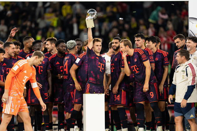 August 22, 2026, GER Germany, Soccer, 2026–2027 Season, Franz Beckenbauer Super Cup: Borussia Dortmund vs. FC Bayern Munich, Franz Beckenbauer Super Cup Winner 2026, FC Bayern Munich, Winner s Photo, Harry Kane of FC Bayern Munich, No. 9 holds up the trophy at Signal Iduna Park in Dortmund, North Rhine-Westphalia (NRW), Germany Copyright: xnordphotoxGmbHx xChristianxSchulzex