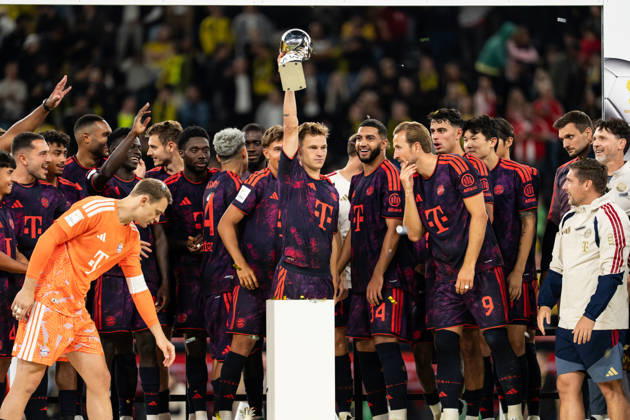 August 22, 2026, GER Germany, Soccer, 2026–2027 Season, Franz Beckenbauer Super Cup: Borussia Dortmund vs. FC Bayern Munich, Franz Beckenbauer Super Cup Winner 2026, FC Bayern Munich, Winner s Photo, Harry Kane of FC Bayern Munich, No. 9 holds up the trophy at Signal Iduna Park in Dortmund, North Rhine-Westphalia (NRW), Germany Copyright: xnordphotoxGmbHx xChristianxSchulzex