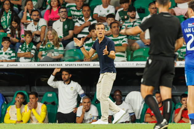 Sergio Ferreira head coach Of Fc Alverca seen during Betclic League game between teams of Sporting CP and FC Alverca (Luis Loureiro Ball Raw Images) Lisboa Estadio Jose Alvalade Portugal Copyright: xLuisxLoureirox LuisloureiroSCPAlverca-8744