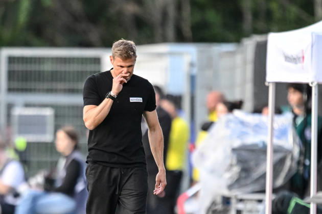 Arminia Bielefeld coach Oliver Kirch gestures during the DFB Cup first-round match between SG Sonnenhof Grossaspach and Arminia Bielefeld, at the Wir machen Druck Arena on August 22, 2026, in Grossaspach, Germany. Photo by Harry Langer, DeFodi Images. Coach Oliver Kirch of Arminia Bielefeld gestures during the DFB Cup first-round match between SG Sonnenhof Grossaspach and Arminia Bielefeld at the Wir machen Druck Arena on August 22, 2026 in Grossaspach, Germany. Photo by Harry Langer, DeFodi Images. Photo by Harry Langer, DeFodi Images. DFB and DFL regulations prohibit any use of photographs as image sequences and or quasi-video.