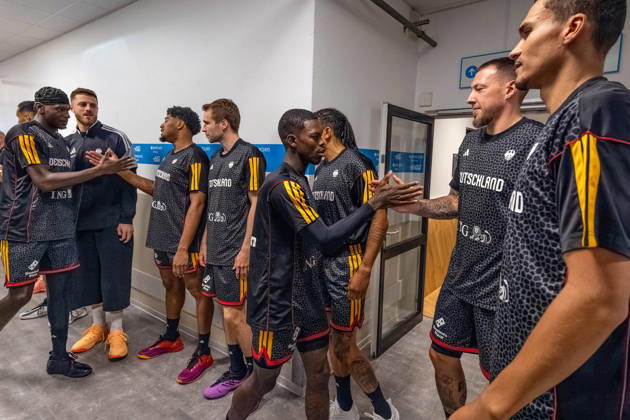 Basketball Hamburg, August 22, 2026; Turkish Airlines Supercup 2026 Final: Germany (GER) vs. Croatia (CRO); Dennis Schröder (Schroeder), Germany, No. 17; Schröder (Schroder) in the locker room before the game; Daniel Theis, Germany, No. 10