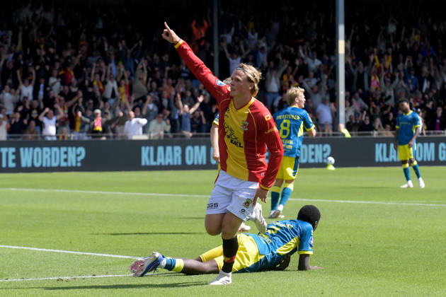 2026-08-23 Go Ahead Eagles v ADO Den Haag - VriendenLoterij Eredivisie DEVENTER, NETHERLANDS - AUGUST 23: Soren Tengstedt of Go Ahead Eagles celebrates 1-0 during the VriendenLoterij Eredivisie match between Go Ahead Eagles and ADO Den Haag at De Adelaarshorst on August 23, 2026 in Deventer, Netherlands. Deventer De Adelaarshorst Netherlands Content not available for redistribution in The Netherlands directly or indirectly through any third parties. Copyright: xDennisxBresserx