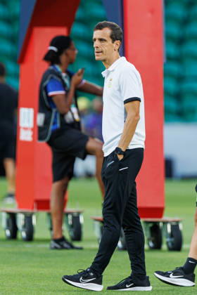 Sergio Ferreira head coach Of Fc Alverca seen during Betclic League game between teams of Sporting CP and FC Alverca (Luis Loureiro Ball Raw Images) Lisboa Estadio Jose Alvalade Portugal Copyright: xLuisxLoureirox LuisloureiroSCPAlverca1-7131