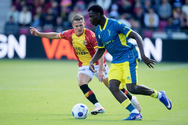 2026-08-23 Go Ahead Eagles v ADO Den Haag - VriendenLoterij Eredivisie DEVENTER, NETHERLANDS - AUGUST 23: (L-R) Mathis Suray of Go Ahead Eagles, Sekou Sylla of ADO Den Haag during the VriendenLoterij Eredivisie match between Go Ahead Eagles and ADO Den Haag at De Adelaarshorst on August 23, 2026 in Deventer, Netherlands. Deventer De Adelaarshorst Netherlands Content not available for redistribution in The Netherlands directly or indirectly through any third parties. Copyright: xDennisxBresserx