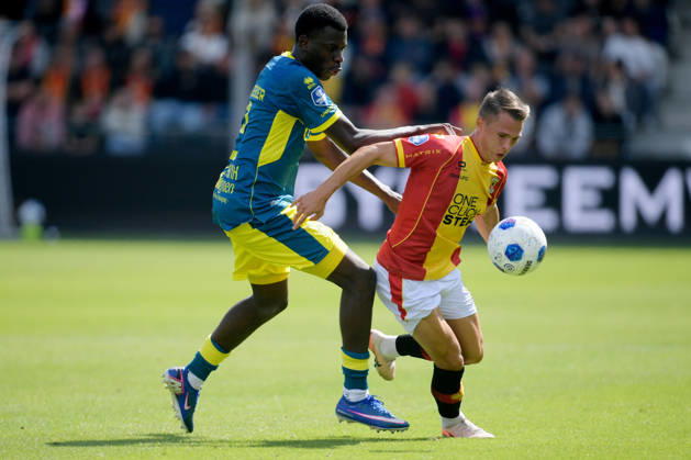 2026-08-23 Go Ahead Eagles v ADO Den Haag - VriendenLoterij Eredivisie DEVENTER, NETHERLANDS - AUGUST 23: (L-R) Othniel Raterink van ADO Den Haag, Mathis Suray of Go Ahead Eagles during the VriendenLoterij Eredivisie match between Go Ahead Eagles and ADO Den Haag at De Adelaarshorst on August 23, 2026 in Deventer, Netherlands. Deventer De Adelaarshorst Netherlands Content not available for redistribution in The Netherlands directly or indirectly through any third parties. Copyright: xDennisxBresserx