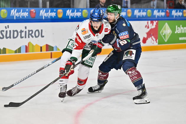 Dolomites Cup 2026: Eisbären Berlin vs. Augsburger Panther, August 23, 2026, NEUMARKT, ITALY, August 23, featuring Christian HANKE (Augsburger Panther, No. 25) and Eric MIC (Eisbären Berlin, No. 12) during the exhibition game between the Eisbären Berlin and the Augsburger Panther at the Dolomiten Cup in the Würth Arena in Neumarkt Copyright: xBEAUTIFULxSPORTS Goldbergx
