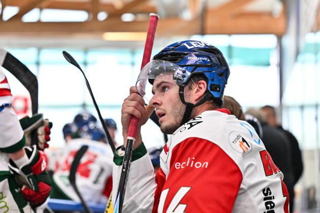 Dolomites Cup 2026 Eisbären Berlin vs. Augsburger Panther August 23, 2026 NEUMARKT, ITALY, August 23. Photo by D. J. Busdeker: Augsburger Panther No. 14 on the Panthers’ bench during the exhibition game between the Eisbären Berlin and the Augsburger Panther at the Dolomiten Cup in the Würth Arena in Neumarkt Copyright: xBEAUTIFULxSPORTS Goldbergx