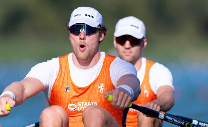 AMSTERDAM - Simon van Dorp and Melvin Twellaar in action during the heats for the men s double sculls at the World Rowing Championships on the Bosbaan in the Amsterdam Forest. IRIS VAN DEN BROEK ANP xVIxANPxSportx xxANPxIVx 566200449 originalFilename: 566200449