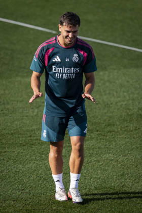 Real Madrid training session Brahim Diaz of Real Madrid CF is seen training with his teammates during the training session ahead of their LaLiga EA Sports football match against Real Sociedad at Ciudad Real Madrid on August 25, 2026 in Madrid, Spain. Madrid Ciudad Real Madrid Madrid Spain Copyright: xAlbertoxGardinx AGardin_20260825_Foot_Rea_Mad_Tra_0070