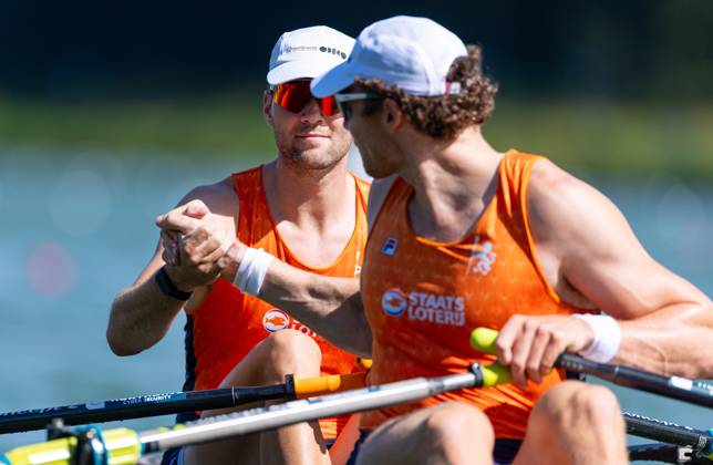 AMSTERDAM - Simon van Dorp and Melvin Twellaar during the quarter-final of the men s double sculls on the second day of the World Rowing Championships at the Bosbaan in the Amsterdam Forest. IRIS VAN DEN BROEK ANP xVIxANPxSportx xxANPxIVx 566248376 originalFilename: 566248376