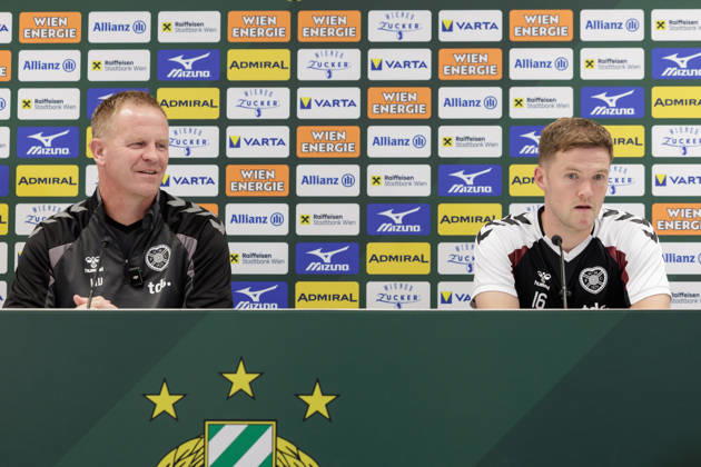 SOCCER - UEFA ECL, Rapid vs Hearts VIENNA,AUSTRIA,25.AUG.26 - SOCCER - UEFA Conference League, play-off, SK Rapid Wien vs Heart of Midlothian FC, preview, press conference, PK, Pressekonferenz Hearts. Image shows head coach Wouter Vrancken and Blair Spittal (Hearts). GEPAxpictures xArminxRauthner