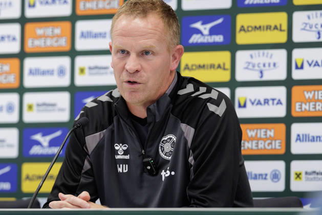 SOCCER - UEFA ECL, Rapid vs Hearts VIENNA,AUSTRIA,25.AUG.26 - SOCCER - UEFA Conference League, play-off, SK Rapid Wien vs Heart of Midlothian FC, preview, press conference, PK, Pressekonferenz Hearts. Image shows head coach Wouter Vrancken (Hearts). GEPAxpictures xArminxRauthner