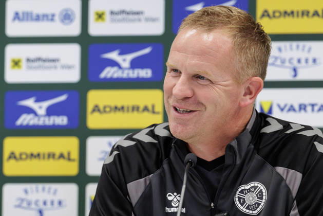 SOCCER - UEFA ECL, Rapid vs Hearts VIENNA,AUSTRIA,25.AUG.26 - SOCCER - UEFA Conference League, play-off, SK Rapid Wien vs Heart of Midlothian FC, preview, press conference, PK, Pressekonferenz Hearts. Image shows head coach Wouter Vrancken (Hearts). GEPAxpictures xArminxRauthner