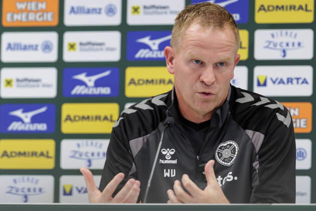 SOCCER - UEFA ECL, Rapid vs Hearts VIENNA,AUSTRIA,25.AUG.26 - SOCCER - UEFA Conference League, play-off, SK Rapid Wien vs Heart of Midlothian FC, preview, press conference, PK, Pressekonferenz Hearts. Image shows head coach Wouter Vrancken (Hearts). GEPAxpictures xArminxRauthner