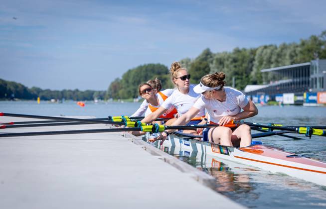 AMSTERDAM - Ymkje Clevering, Nika Johanna Vos, Linn van Aanholt and Tinka Offereins on the third day of the World Rowing Championships at the Bosbaan in the Amsterdam Forest. IRIS VAN DEN BROEK ANP xVIxANPxSportx xxANPxIVx 566293801 originalFilename: 566293801.jpg
