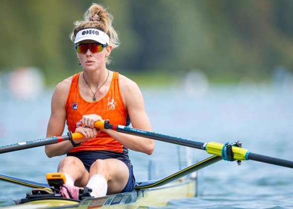 AMSTERDAM - Karolien Florijn before the heats of the single scull event on the third day of the World Rowing Championships at the Bosbaan in the Amsterdam Forest. IRIS VAN DEN BROEK ANP xVIxANPxSportx xxANPxIVx 566298292 originalFilename: 566298292.jpg