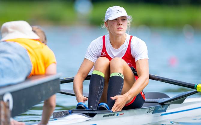 AMSTERDAM - Aurelia-Maxima Katharina Janzen (SUI) in action in the single scull event on the third day of the World Rowing Championships at the Bosbaan in the Amsterdam Forest. IRIS VAN DEN BROEK ANP xVIxANPxSportx xxANPxIVx 566298498 originalFilename: 566298498.jpg