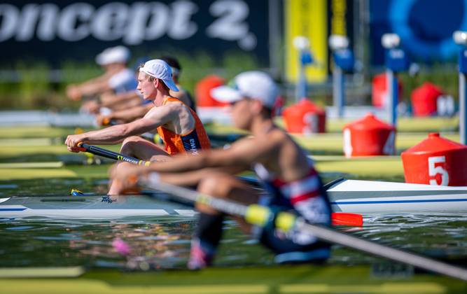 AMSTERDAM - Cornelus Palsma in action in the lightweight women s single scull event on the third day of the World Rowing Championships at the Bosbaan in the Amsterdam Forest. IRIS VAN DEN BROEK ANP xVIxANPxSportx xxANPxIVx 566308536 originalFilename: 566308536.jpg