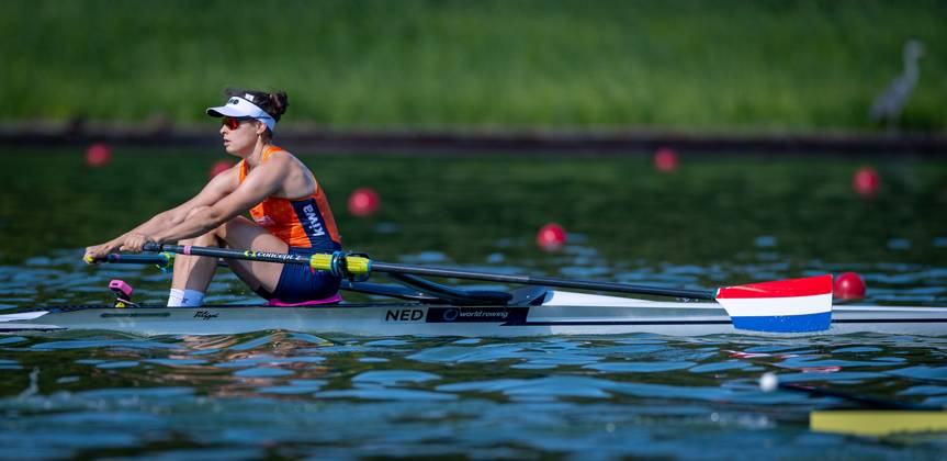 AMSTERDAM - Femke van de Vliet in action in the lightweight women s single scull event on the third day of the World Rowing Championships at the Bosbaan in the Amsterdam Forest. IRIS VAN DEN BROEK ANP xVIxANPxSportx xxANPxIVx 566308732 originalFilename: 566308732.jpg