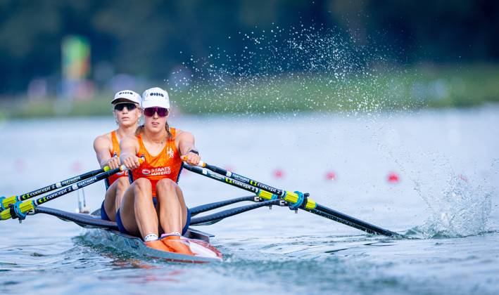 AMSTERDAM - Roos de Jong and Benthe Boonstra in action in the women s double sculls semi-final on the third day of the World Rowing Championships at the Bosbaan in the Amsterdam Forest. IRIS VAN DEN BROEK ANP xVIxANPxSportx xxANPxIVx 566310137 originalFilename: 566310137.jpg