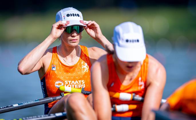 AMSTERDAM - Roos de Jong and Benthe Boonstra in action in the women s double sculls semi-final on the third day of the World Rowing Championships at the Bosbaan in the Amsterdam Forest. IRIS VAN DEN BROEK ANP xVIxANPxSportx xxANPxIVx 566310275 originalFilename: 566310275.jpg