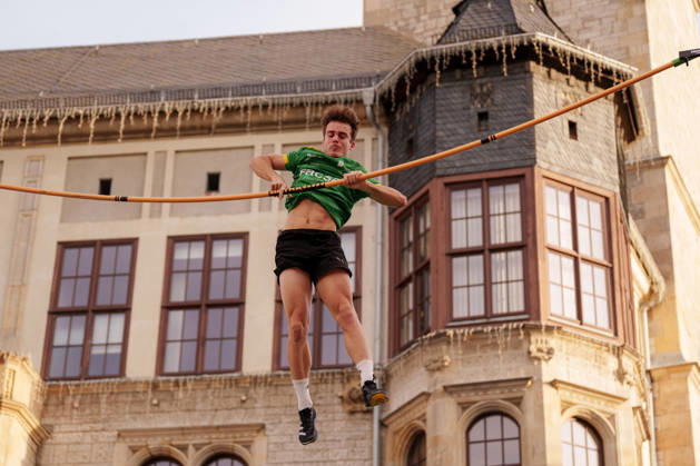 6th International DVV Stadtwerke Pole Vault Meet: Alex Gracia (ESP) knocks the bar down on August 27, 2026, at the Marktplatz in Dessau, Dessau-Roßlau, Saxony-Anhalt, Dessau-Roßlau, Marktplatz, Dessau, Saxony-Anhalt, Germany