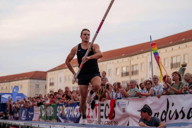6th International DVV Stadtwerke Pole Vault Meeting: Marec Metzger of TSV Gräfelfing during his run-up on August 27, 2026, at the Marktplatz in Dessau, Dessau-Roßlau, Saxony-Anhalt, Dessau-Roßlau, Marktplatz, Dessau, Saxony-Anhalt, Germany