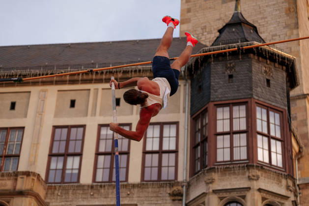6th International DVV Stadtwerke Pole Vault Meeting: Robin Emig (FRA) clearing the bar on August 27, 2026, at the Marktplatz in Dessau, Dessau-Roßlau, Saxony-Anhalt, Dessau-Roßlau, Marktplatz, Dessau, Saxony-Anhalt, Germany