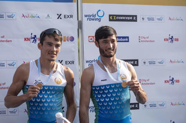 Amsterdam The Netherlands 27th August 2026 2026 World Rowing Championships on the Bosbaan in Amsterdam Lightweight Men s Double Sculls Final A (Final) Medal ceremony Shakhzod Nurmatov and Sobirjon Safaroliyev (UZB) win gold watersport,