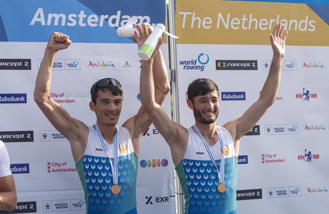 Amsterdam The Netherlands 27th August 2026 2026 World Rowing Championships on the Bosbaan in Amsterdam Lightweight Men s Double Sculls Final A (Final) Medal ceremony Shakhzod Nurmatov and Sobirjon Safaroliyev (UZB) win gold watersport,
