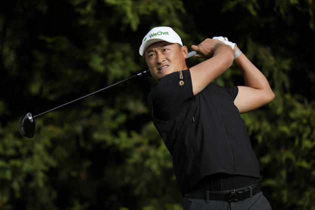 SUTTON COLDFIELD, ENGLAND - AUG 28: Hao-Tong Li (CHN) plays from the ninth tee during the completion of the delayed Round 1 at the 2026 Husqvarna British Masters at The Belfry, Sutton Coalfield on August 28, 2026 in Warwickshire, England The 2026 Husqvarna British Masters