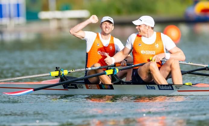 AMSTERDAM - Simon van Dorp and Melvin Twellaar in action during the men s double sculls final on the fifth day of the World Rowing Championships at the Bosbaan in the Amsterdam Forest. IRIS VAN DEN BROEK ANP xVIxANPxSportx xxANPxIVx 566444605 originalFilename: 566444605