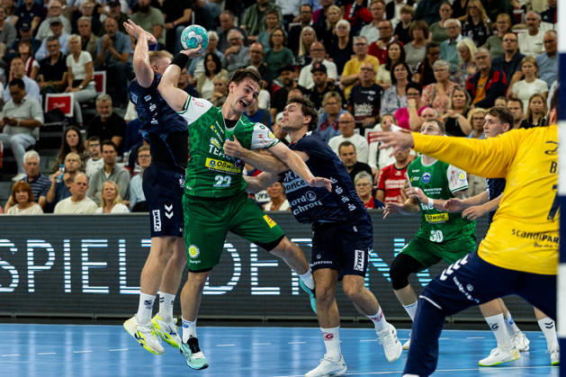 Opel HBL SG Flensburg Handewitt vs. ThSV Eisenach, August 28, 2026: Felix Aellen, No. 22, of ThSV Eisenach on the attack. Opel HBL SG Flensburg Handewitt vs. ThSV Eisenach, GGW Arena, August 28, 2026 Copyright: xBEAUTIFULxSPORTS MarioxM.xKobergx