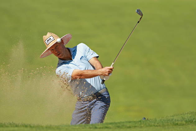 The Ally Challenge GRAND BLANC,MICHIGAN-AUGUST 28: Ben Crane of the United States hits out of the bunker toward the 10th green during the first round of The Ally Challenge presented by McLaren at Warwick Hills Golf & Country Club, Grand Blanc, MI, USA Friday, August 28, 2026. Grand Blanc Michigan United States  Copyright: xJorgexLemusx originalFilename:lemus-theallyc260828_npQR6.jpg